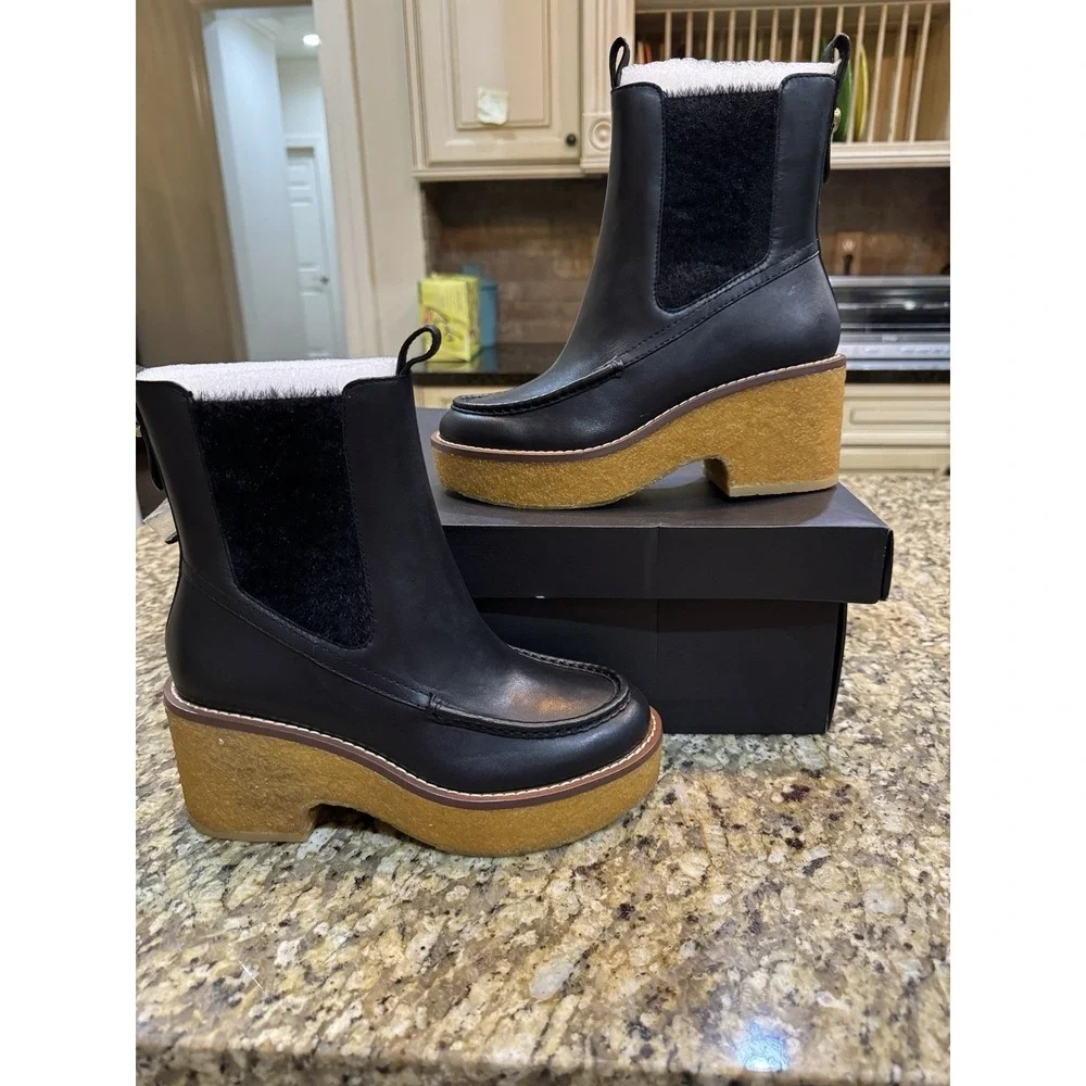 Coach Women's Delaney Leather Chelsea Bootie black leather Size 7 Gummy Sole